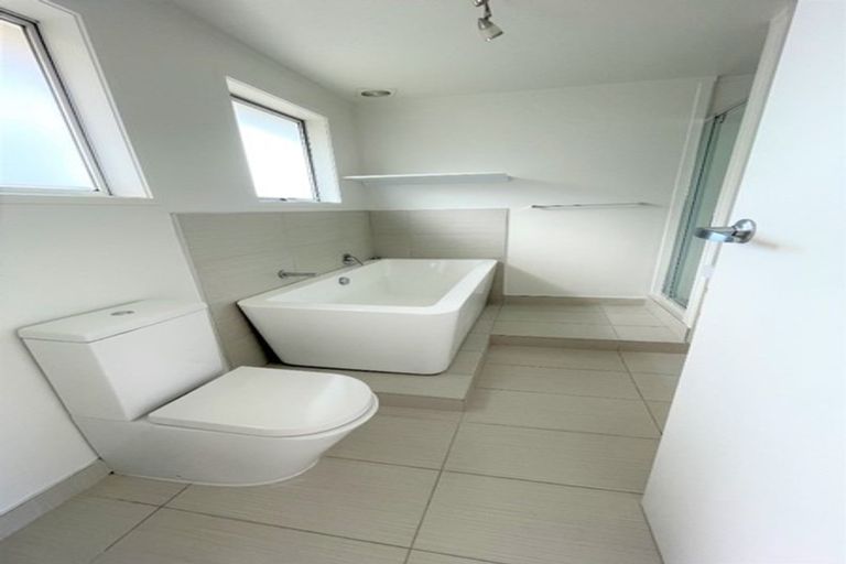 Photo of property in 9/11 Kingsway Avenue, Sandringham, Auckland, 1025
