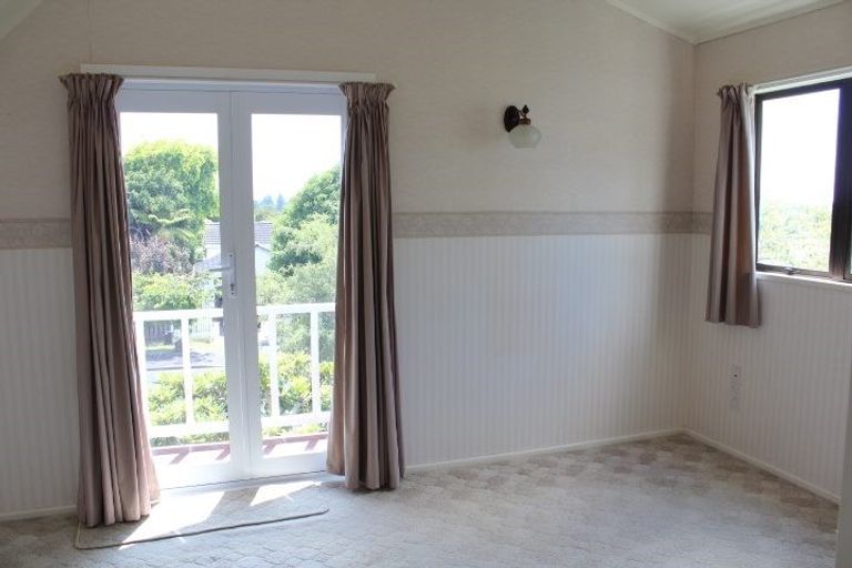 Photo of property in 2 Tarbett Road, Hillcrest, Hamilton, 3216