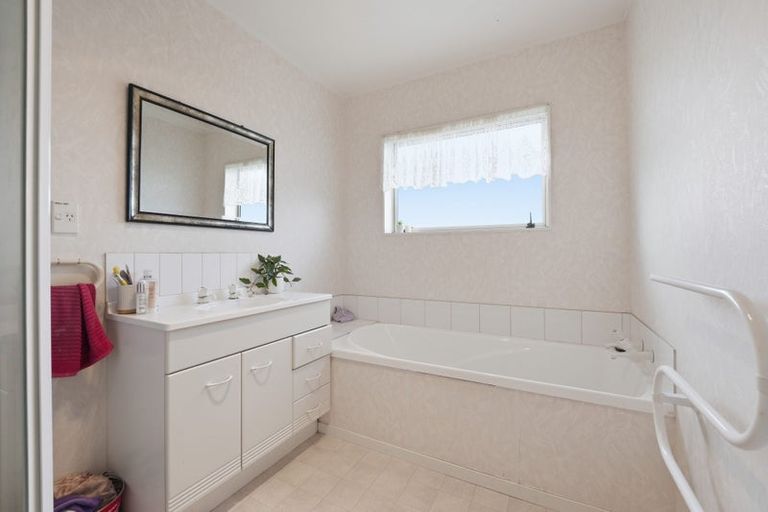 Photo of property in 14 Brymer Road, Grandview Heights, Hamilton, 3200