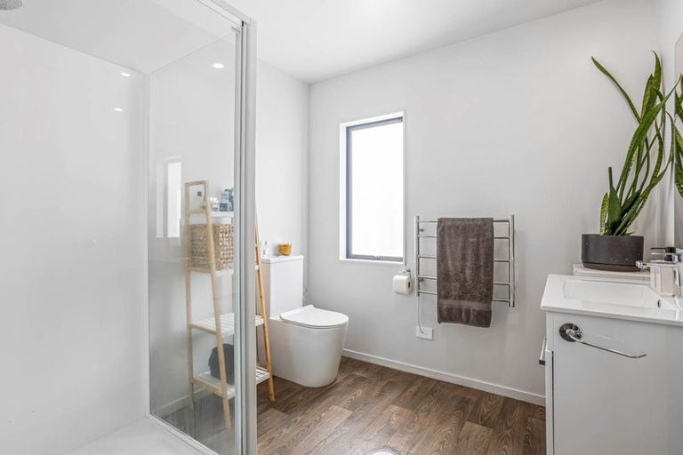 Photo of property in 6 Jean Alma Lane, Wattle Downs, Auckland, 2103