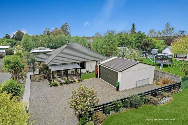 Photo of property in 4 Bluff Street, Coalgate, 7673