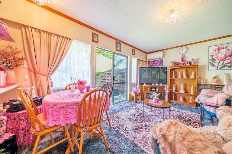 Photo of property in 1/27 Larchmont Grove, Totara Park, Upper Hutt, 5018