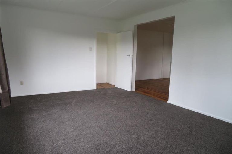 Photo of property in 19 Shackleton Grove, Stokes Valley, Lower Hutt, 5019