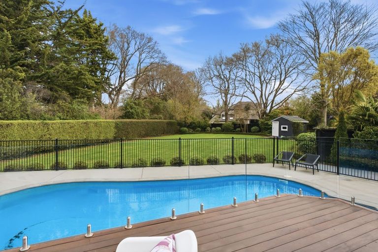 Photo of property in 481 Avonhead Road, Avonhead, Christchurch, 8042