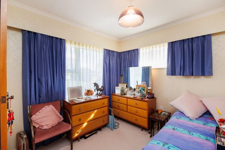 Photo of property in 18 Caulfield Place, Awapuni, Palmerston North, 4412