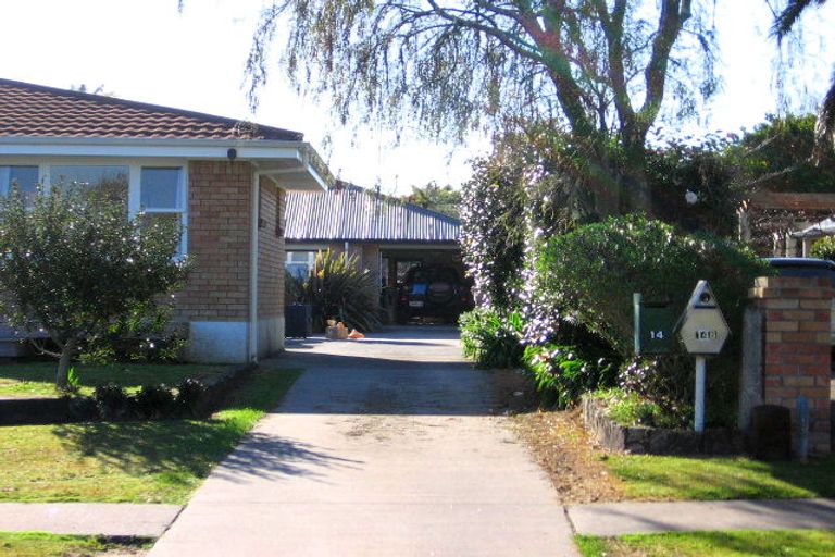 Photo of property in 14 Dover Road, St Andrews, Hamilton, 3200