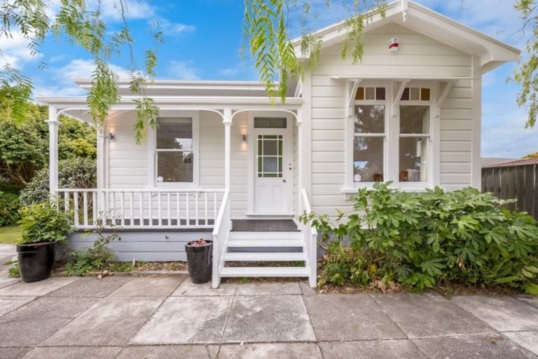 Photo of property in 17 Nikau Grove, Woburn, Lower Hutt, 5010