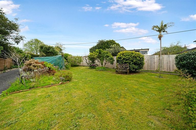 Photo of property in 41 Jaemont Avenue, Te Atatu South, Auckland, 0610