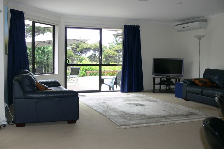 Photo of property in 26 Halyard Loop, Haruru, 0204