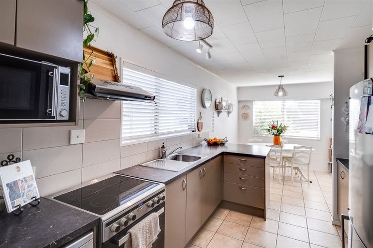 Photo of property in 43 Titoki Crescent, Pirimai, Napier, 4112