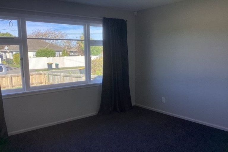 Photo of property in 11 Pembroke Street, Avondale, Christchurch, 8061