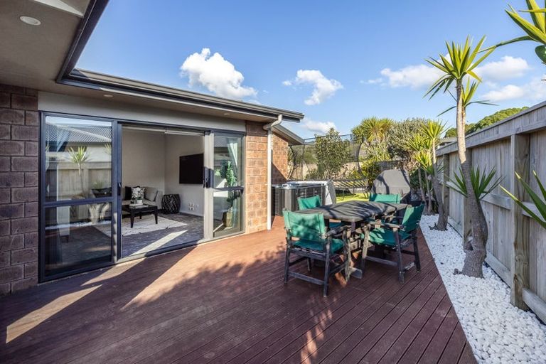 Photo of property in 12 Hulme Way, Raumati Beach, Paraparaumu, 5032