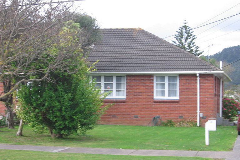 Photo of property in 92 Reynolds Street, Taita, Lower Hutt, 5011