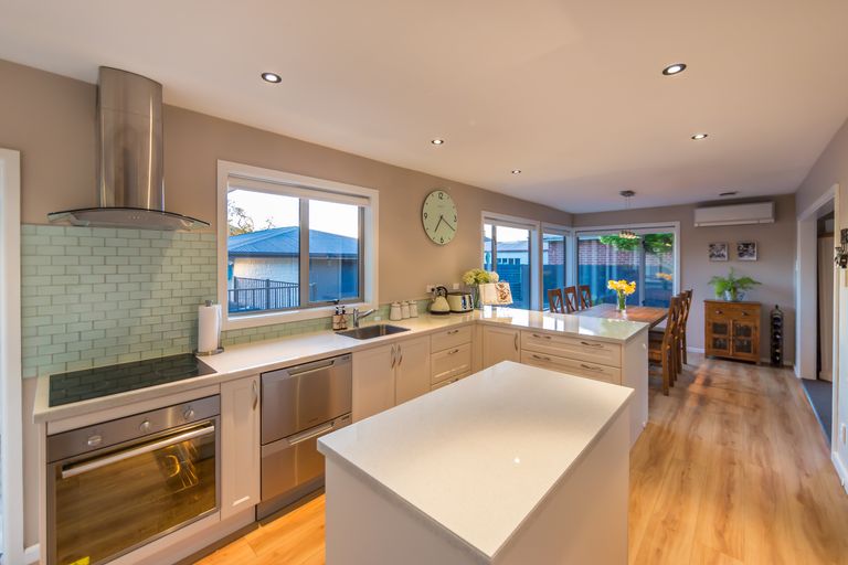 Photo of property in 211 Condell Avenue, Papanui, Christchurch, 8053