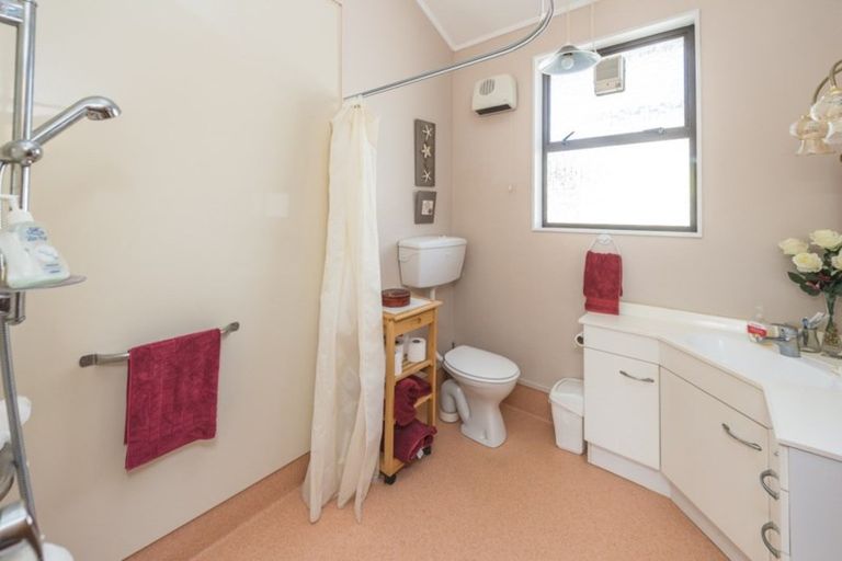 Photo of property in 22 Taranaki Street, Saint Johns Hill, Whanganui, 4501