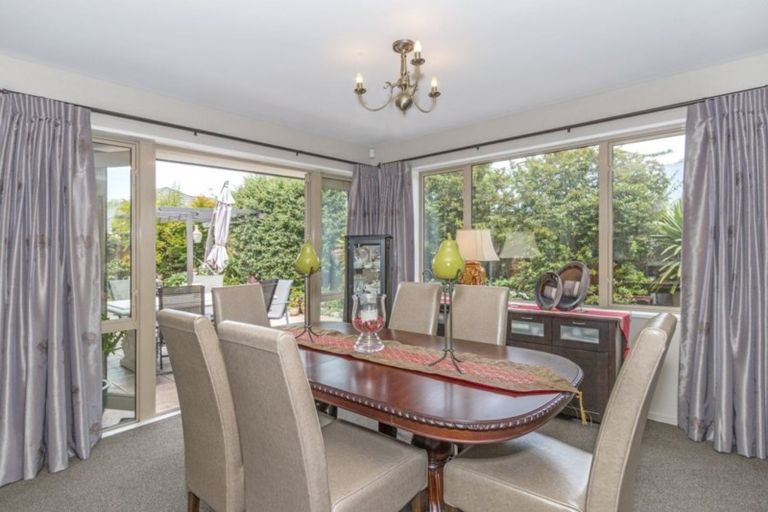 Photo of property in 21 Providence Place, Redwood, Christchurch, 8051