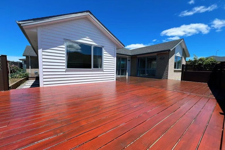 Photo of property in 10 Ahorangi Road, Silverdale, 0932