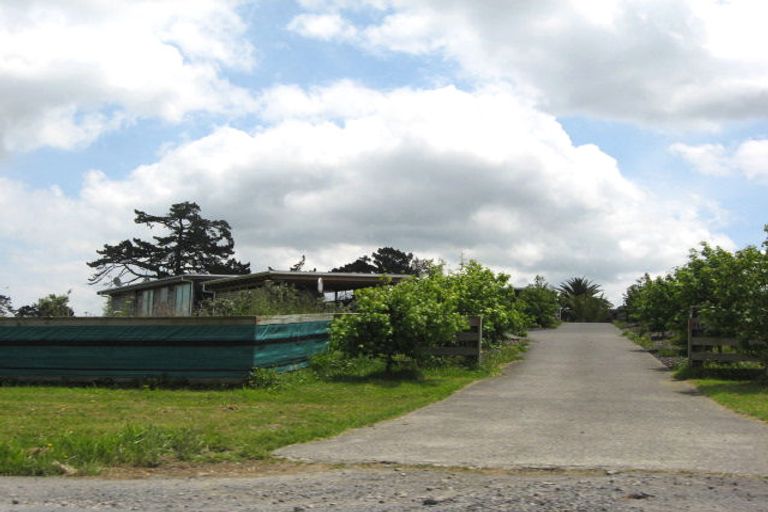 Photo of property in 115 Riverhead Road, Kumeu, 0892