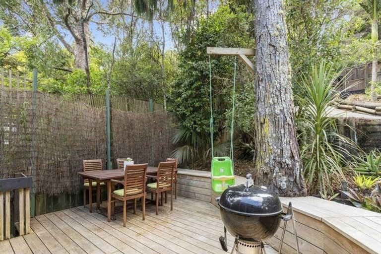 Photo of property in 23 Victory Road, Laingholm, Auckland, 0604