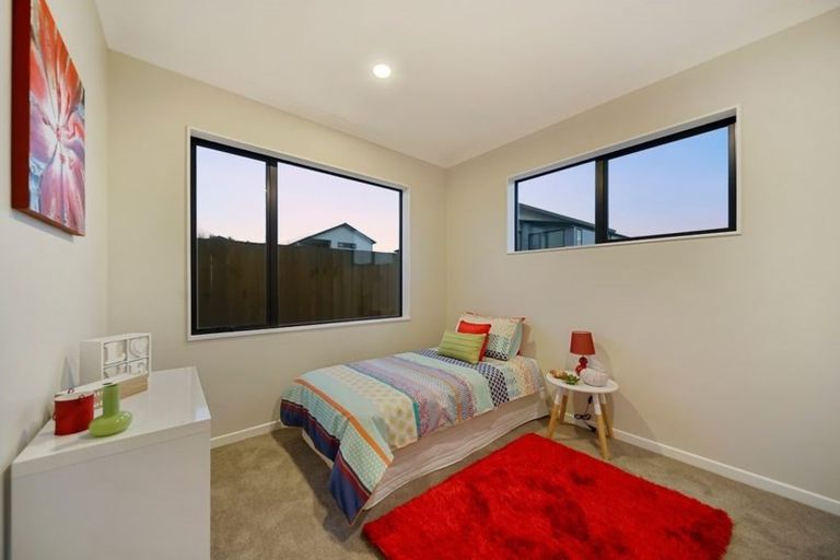 Photo of property in 104 Twin Parks Rise, Papakura, 2110