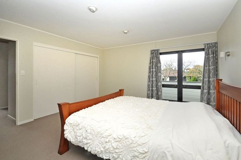 Photo of property in 1/16 Glucina Avenue, West Harbour, Auckland, 0618