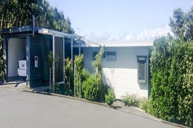 Photo of property in 69 Moana Road, Kelburn, Wellington, 6012