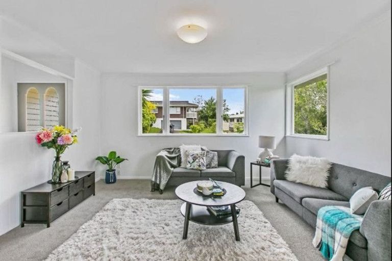 Photo of property in 2/70 Sycamore Drive, Sunnynook, Auckland, 0620