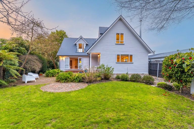 Photo of property in 21 Condell Avenue, Papanui, Christchurch, 8053