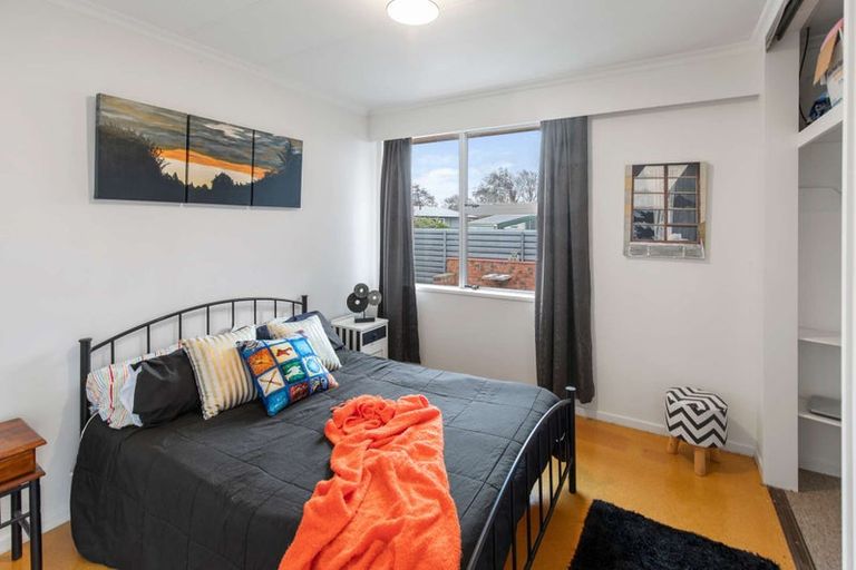 Photo of property in 8 Abraham Crescent, Milson, Palmerston North, 4414