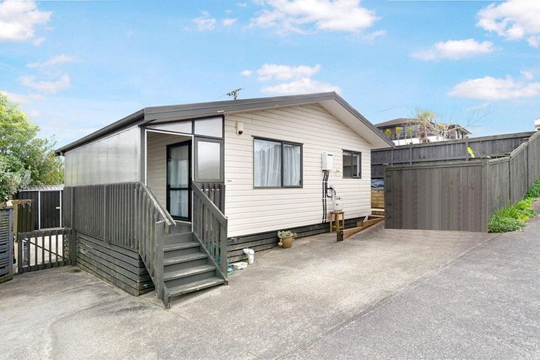 Photo of property in 124a Golf Road, New Lynn, Auckland, 0600