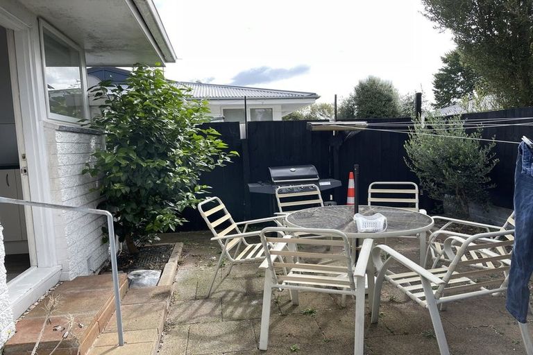 Photo of property in 2/5 Pitt Place, St Albans, Christchurch, 8014