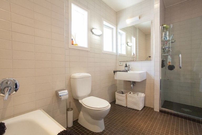 Photo of property in 8 Weona Place, Westmere, Auckland, 1022