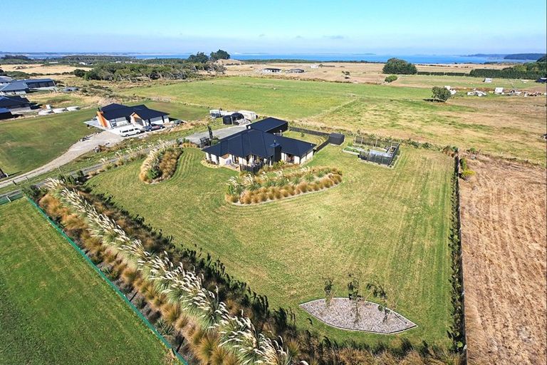 Photo of property in 81 Watt Road, Otatara, Invercargill, 9879