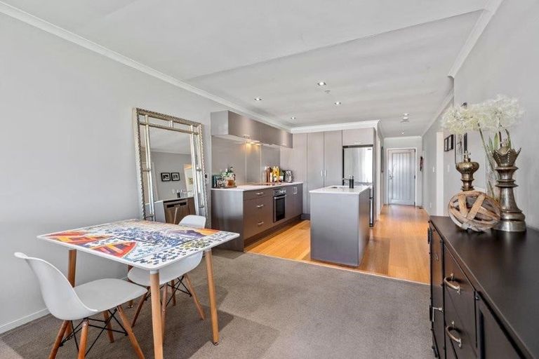 Photo of property in Mooring Apartments, 304/277 Maunganui Road, Mount Maunganui, 3116