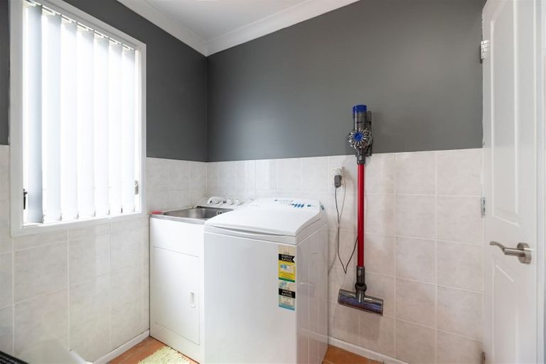 Photo of property in 1/137 Te Atatu Road, Te Atatu South, Auckland, 0610