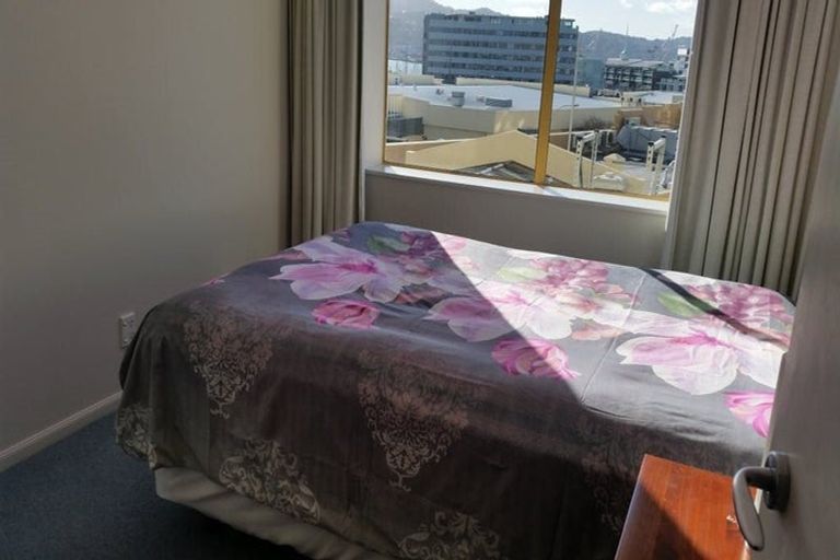 Photo of property in 5c/5 Kent Terrace, Mount Victoria, Wellington, 6011