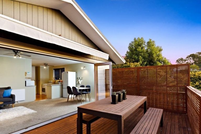 Photo of property in 12 Beauchamp Drive, Massey, Auckland, 0614