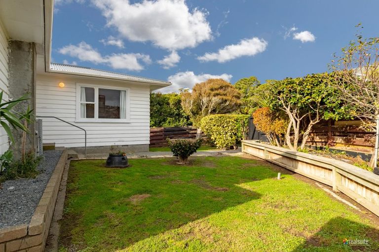 Photo of property in 8 Glen Alton Avenue, Paparangi, Wellington, 6037