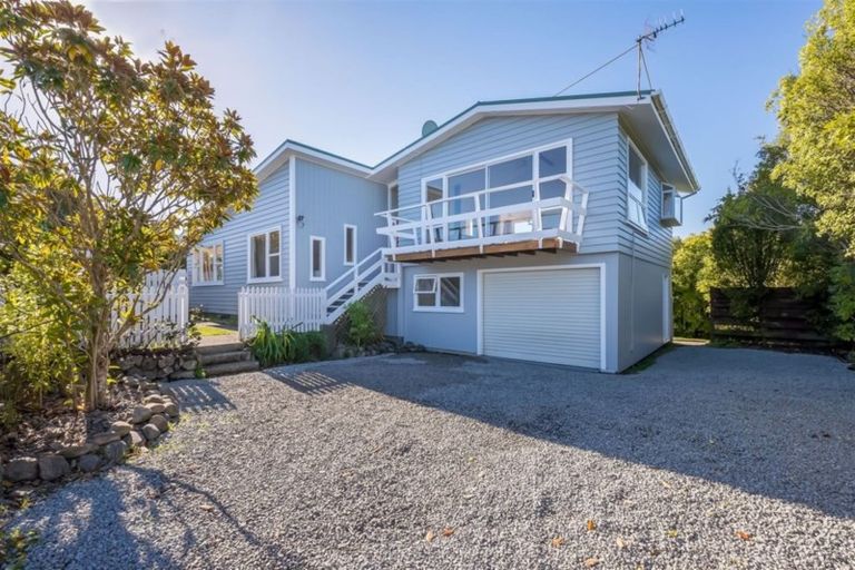 Photo of property in 1 Viscount Grove, Kelson, Lower Hutt, 5010