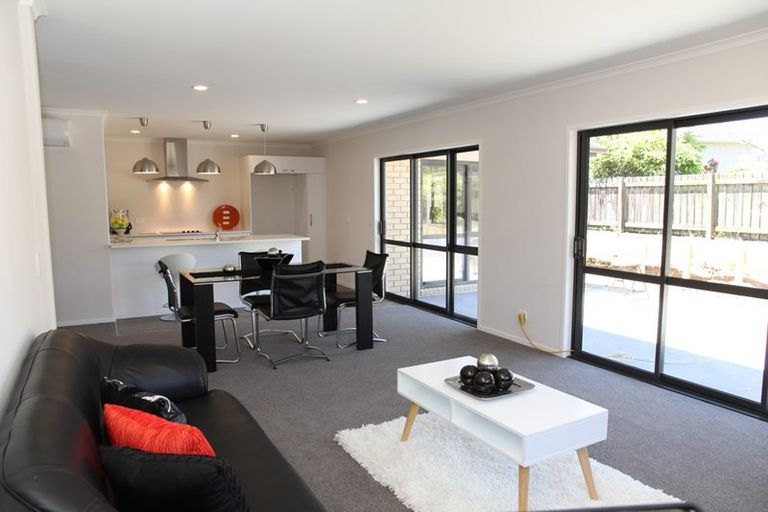 Photo of property in 5 Market Lane, Westown, New Plymouth, 4310