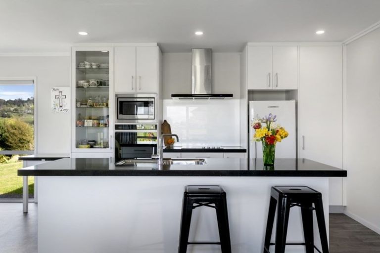 Photo of property in 50 Loch Views Road, Acacia Bay, Taupo, 3385