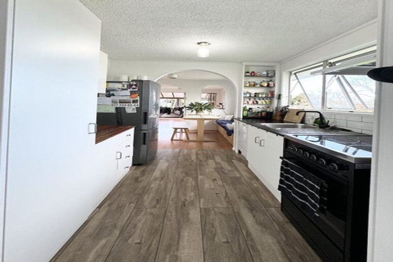 Photo of property in 6 Cottam Grove, Northcross, Auckland, 0632