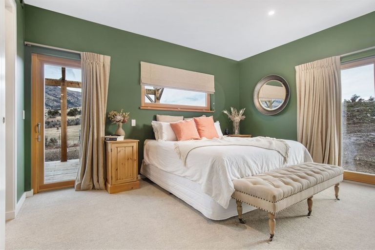 Photo of property in 12 Miharo Lane, Queensberry, Cromwell, 9383