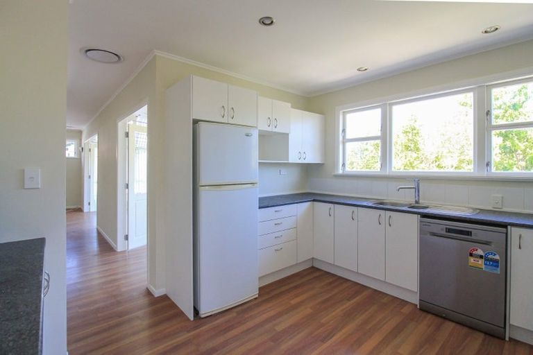 Photo of property in 2 Magnolia Grove, Maungaraki, Lower Hutt, 5010