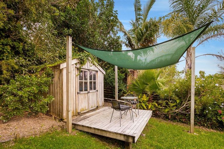 Photo of property in 52 Pemberton Avenue, Bayview, Auckland, 0629