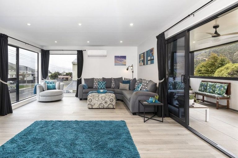 Photo of property in 15 Beach Road, Waikawa, Picton, 7220