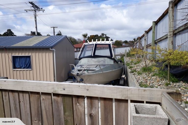 Photo of property in 17 Banks Street, Marfell, New Plymouth, 4310