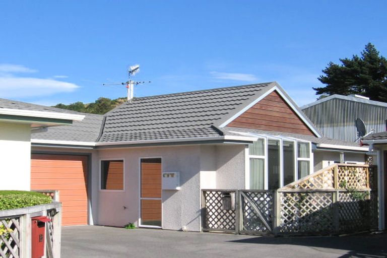 Photo of property in 8 Macalister Place, Miramar, Wellington, 6022