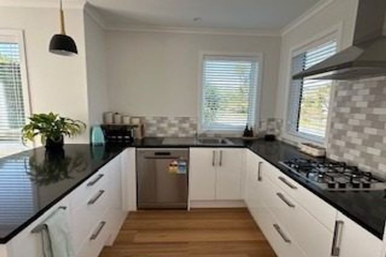 Photo of property in 8 Tainui Terrace, Tawa, Wellington, 5028