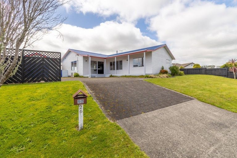 Photo of property in 26 Heta Road, Highlands Park, New Plymouth, 4312